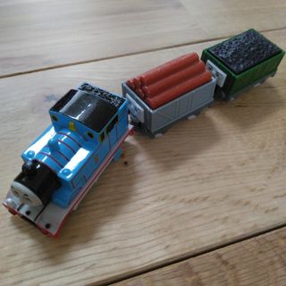 タカラトミー(Takara Tomy)のトーマス　3点　トミカ　機関車トーマス　貨車　連結トミカ(電車のおもちゃ/車)