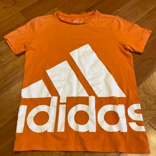 アディダス(adidas)のadidas オレンジ Tシャツ140(Tシャツ/カットソー)