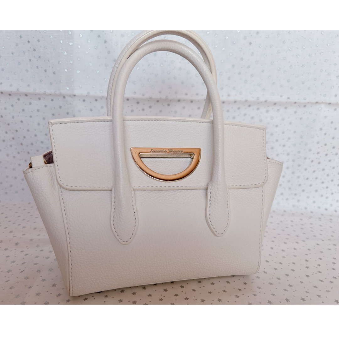 Samantha Thavasa(サマンサタバサ)のサマンサタバサ ショルダーバッグ ミニバッグ ホワイト 白 レディースのバッグ(ショルダーバッグ)の商品写真
