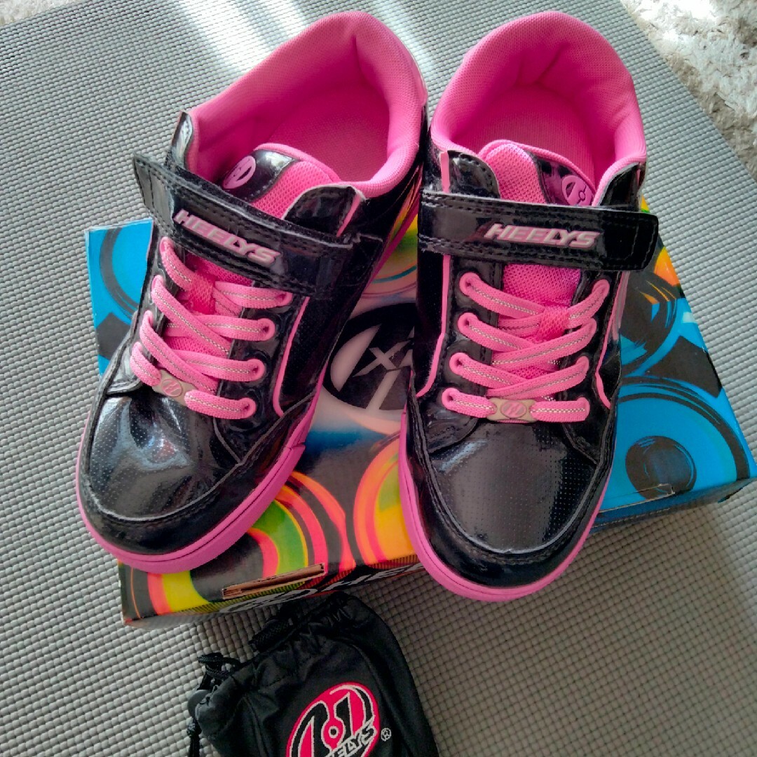 ヒーリーズHEELYS　ローラーシューズ キッズ/ベビー/マタニティのキッズ靴/シューズ(15cm~)(ローラーシューズ)の商品写真