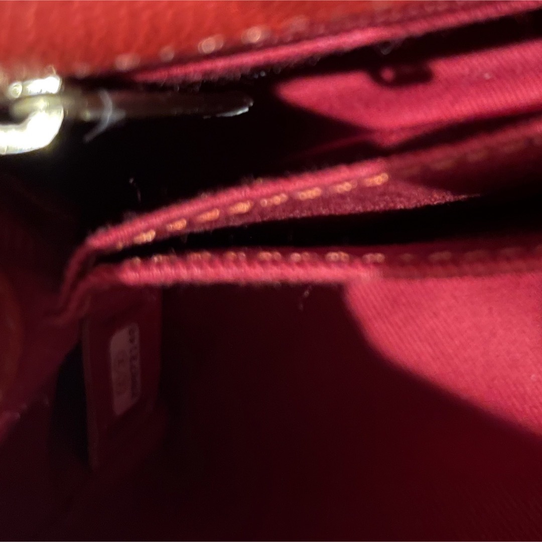 CHANEL(シャネル)のほぼ未使用品！シャネル CHANEL ココハンドル24 XS 赤×ゴールド金具 レディースのバッグ(ショルダーバッグ)の商品写真
