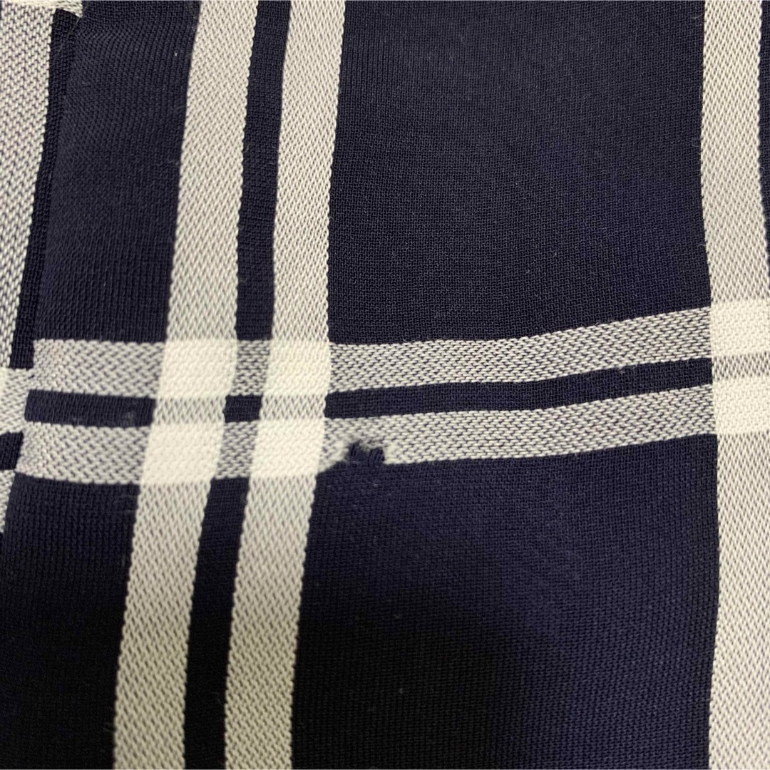 22 OCTOBRE(ヴァンドゥーオクトーブル)の22OCTOBRE シフォンブラウス チェック ネイビー 40  レディースのトップス(シャツ/ブラウス(半袖/袖なし))の商品写真