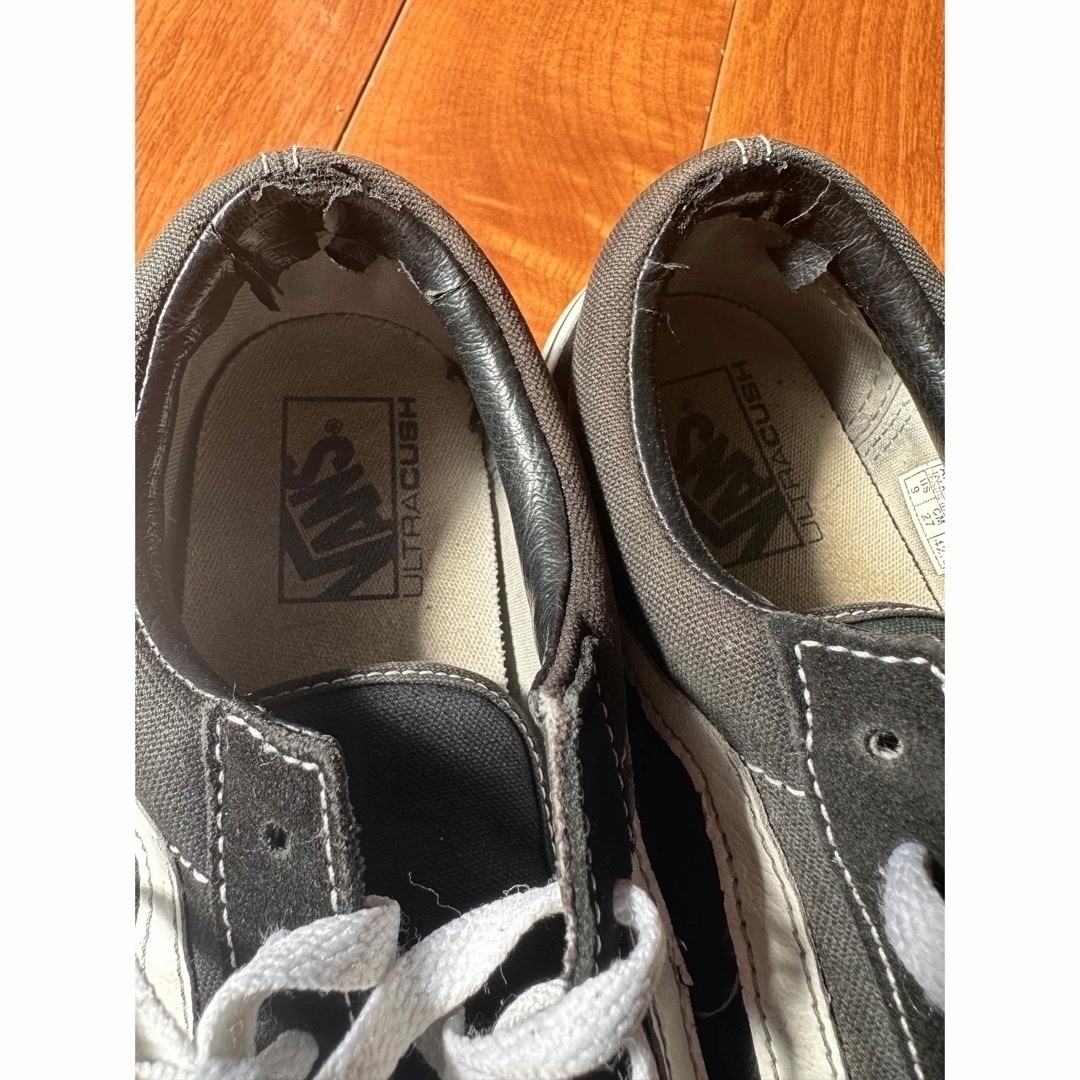 VANS(ヴァンズ)の✨櫻井和寿さん推しくん専用✨中古 バンズ スニーカー vans 黒 27cm メンズの靴/シューズ(スニーカー)の商品写真