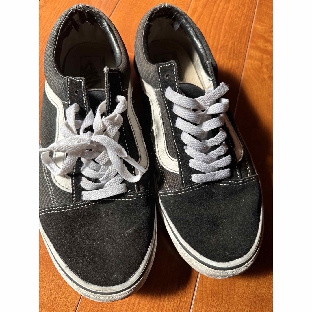 VANS(ヴァンズ)の✨櫻井和寿さん推しくん専用✨中古 バンズ スニーカー vans 黒 27cm メンズの靴/シューズ(スニーカー)の商品写真