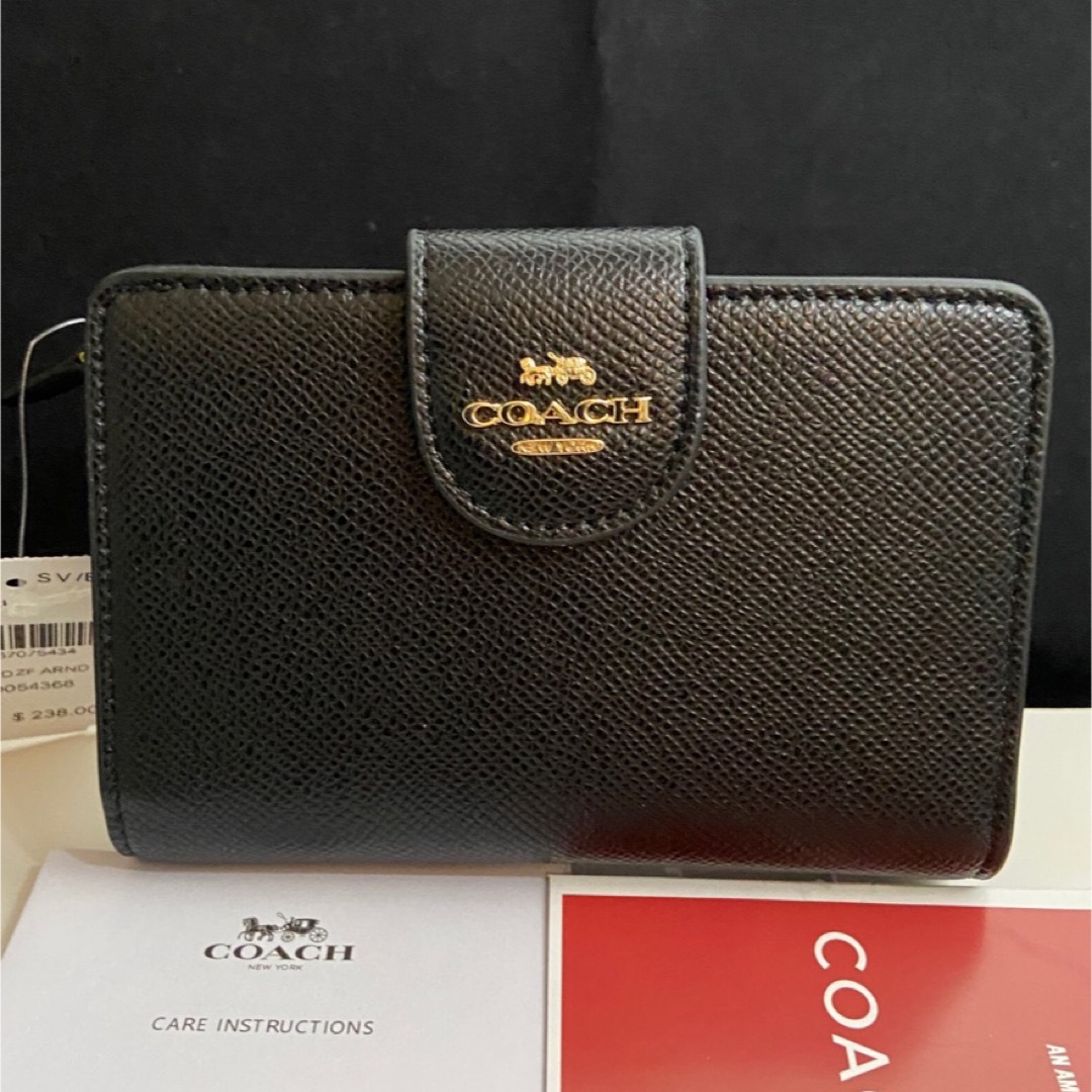 COACH(コーチ)の贈り物にも☆コーチ 財布　人気のクロスグレインレザー　二つ折 レディースのファッション小物(財布)の商品写真