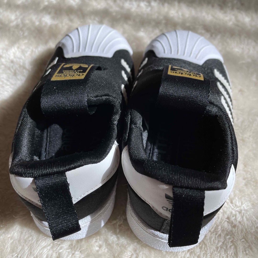 adidas(アディダス)のadidas  スニーカー　13㎝　kidsスニーカー キッズ/ベビー/マタニティのベビー靴/シューズ(~14cm)(スニーカー)の商品写真