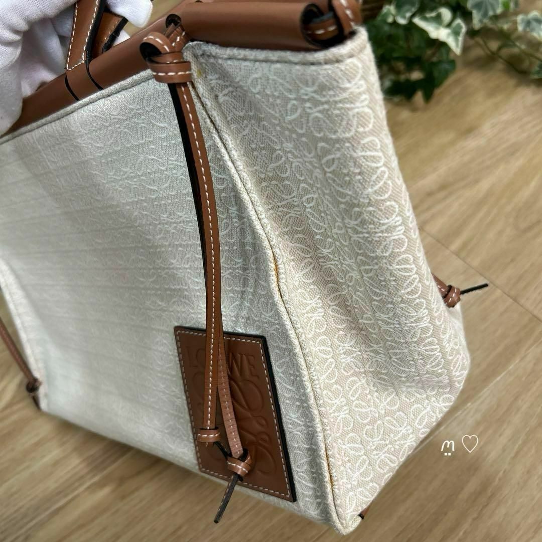LOEWE ロエベ クッショントートバッグ スモール アナグラムジャ LOEWE ロエベ クッショントートバッグ スモール アナグラムジャ