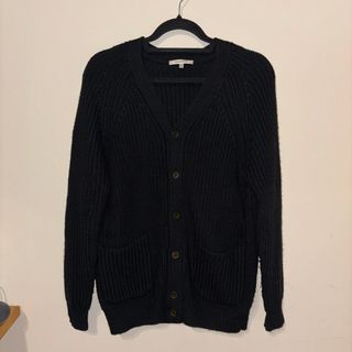 カルヴェン(CARVEN)のcarven ニットカーディガン　black(カーディガン)