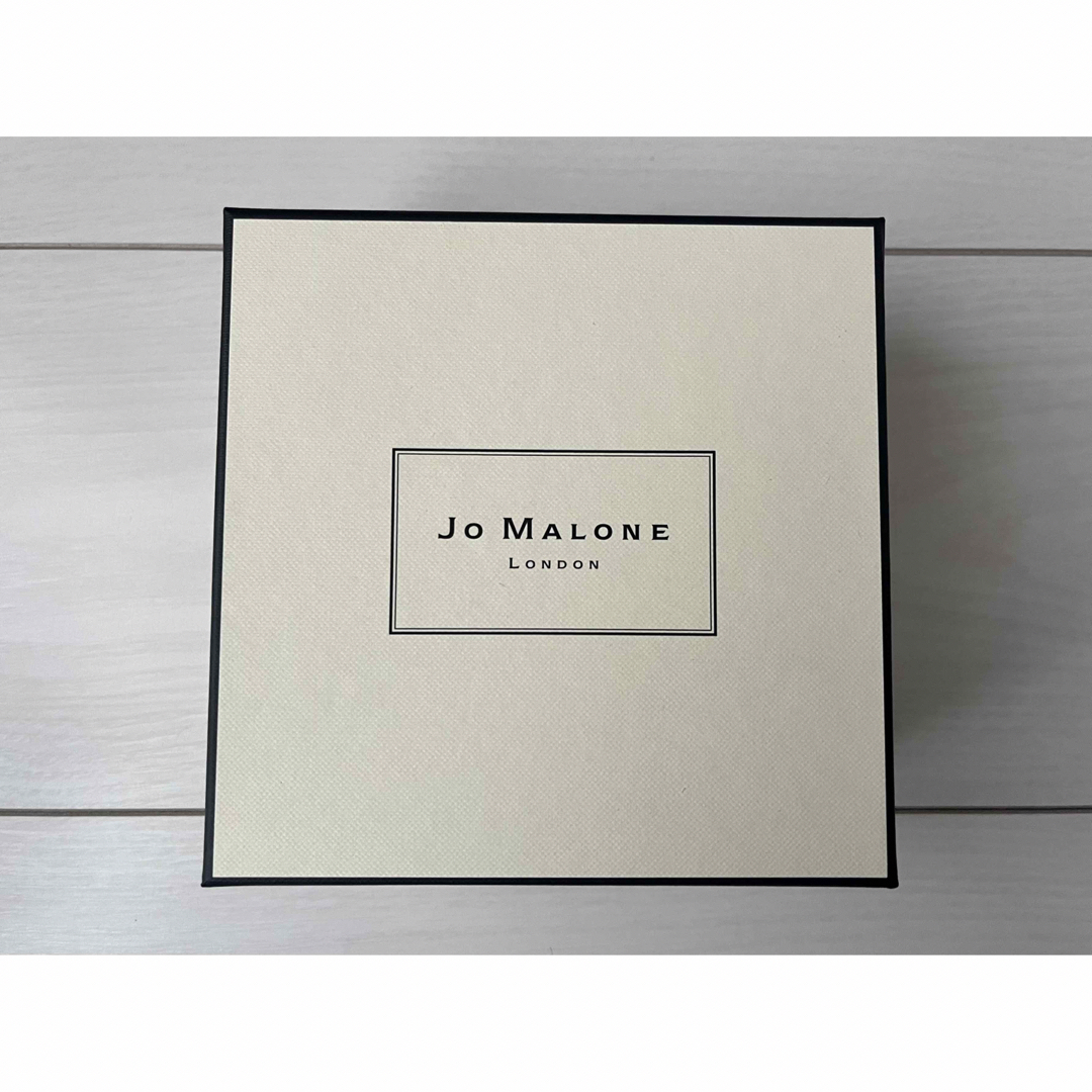 Jo Malone(ジョーマローン)のJoMalone ジョーマローン 香水 箱 インテリア/住まい/日用品のオフィス用品(ラッピング/包装)の商品写真