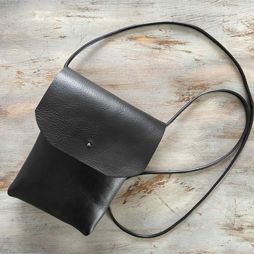 本革 ブラック ショルダーバッグ 姫路レザー スムースレザー コンビヌメ メンズのバッグ(ショルダーバッグ)の商品写真