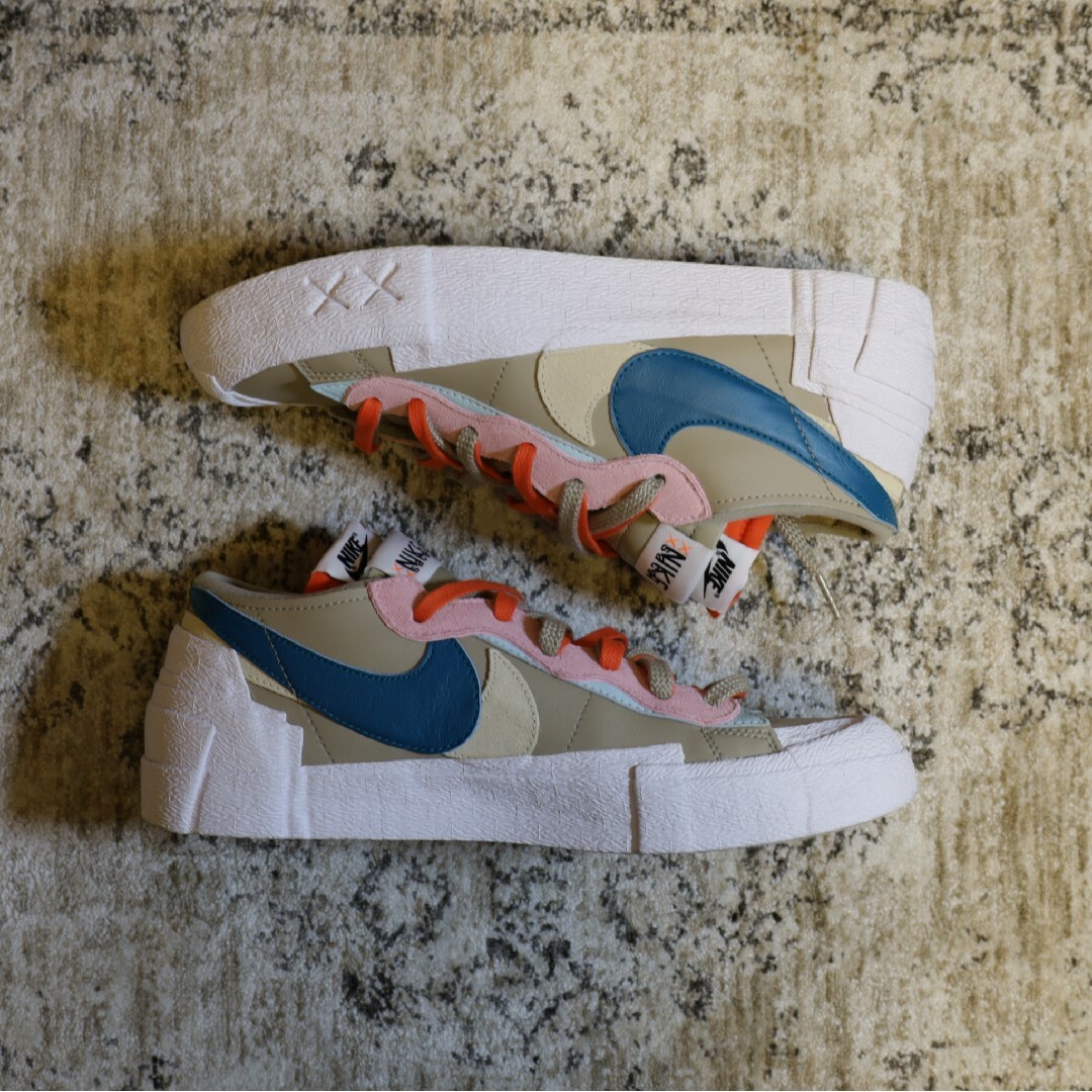 NIKE(ナイキ)のNIKE x sacai x KAWS BLAZER LOW メンズの靴/シューズ(スニーカー)の商品写真