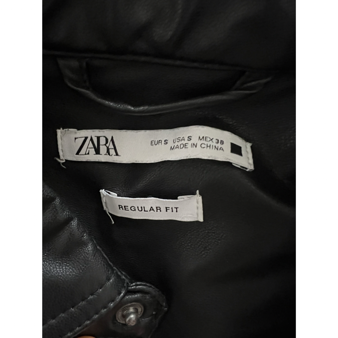 ZARA(ザラ)のZARA フェイクレザー　シャツジャケット　s メンズのジャケット/アウター(レザージャケット)の商品写真