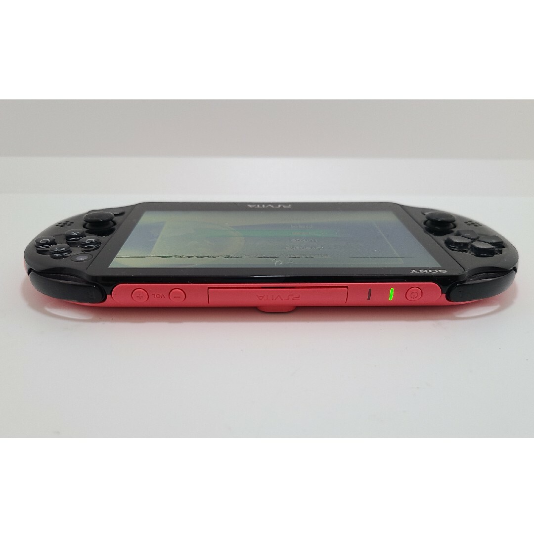 PlayStation Vita(プレイステーションヴィータ)のPlaystation Vita PCH2000 ピンクブラック エンタメ/ホビーのゲームソフト/ゲーム機本体(携帯用ゲーム機本体)の商品写真