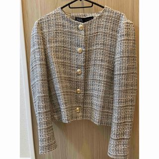 ザラ(ZARA)のzara ツイード ノーカラー　ジャケット 金ボタン(ノーカラージャケット)