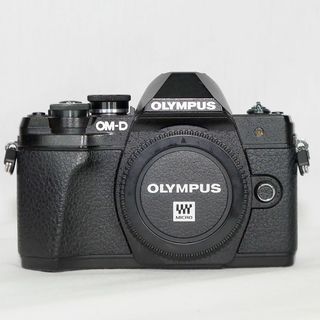 オリンパス(OLYMPUS)のOLYMPUS OM-D E-M10 Mark III ボディ ＋ α(デジタル一眼)