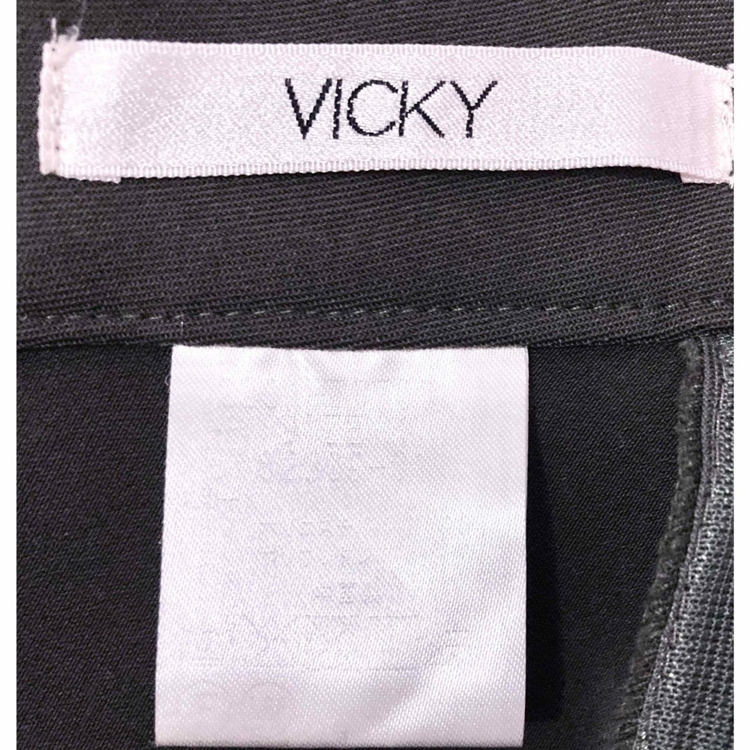 VICKY(ビッキー)のビッキー　ベルト付き　スカート レディースのスカート(ひざ丈スカート)の商品写真