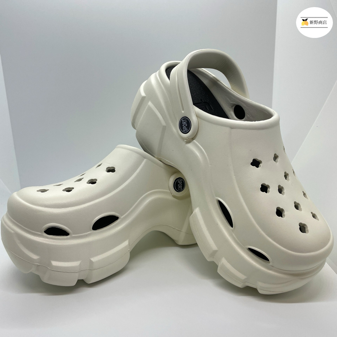 【新品未使用】厚底サンダル 厚底クロッグ ホワイト25-25.5cm レディースの靴/シューズ(サンダル)の商品写真