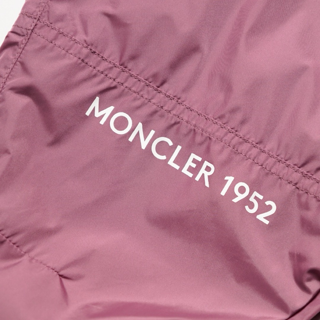 MONCLER(モンクレール)の新品伊製MONCLER 1952モンクレールジーニアスロゴジョガーパンツM メンズのパンツ(ワークパンツ/カーゴパンツ)の商品写真