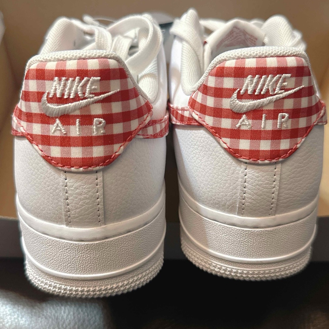 NIKE(ナイキ)のNIKE  AIR FORCE 1 ’07 ESS TREND  23cm 新品 レディースの靴/シューズ(スニーカー)の商品写真