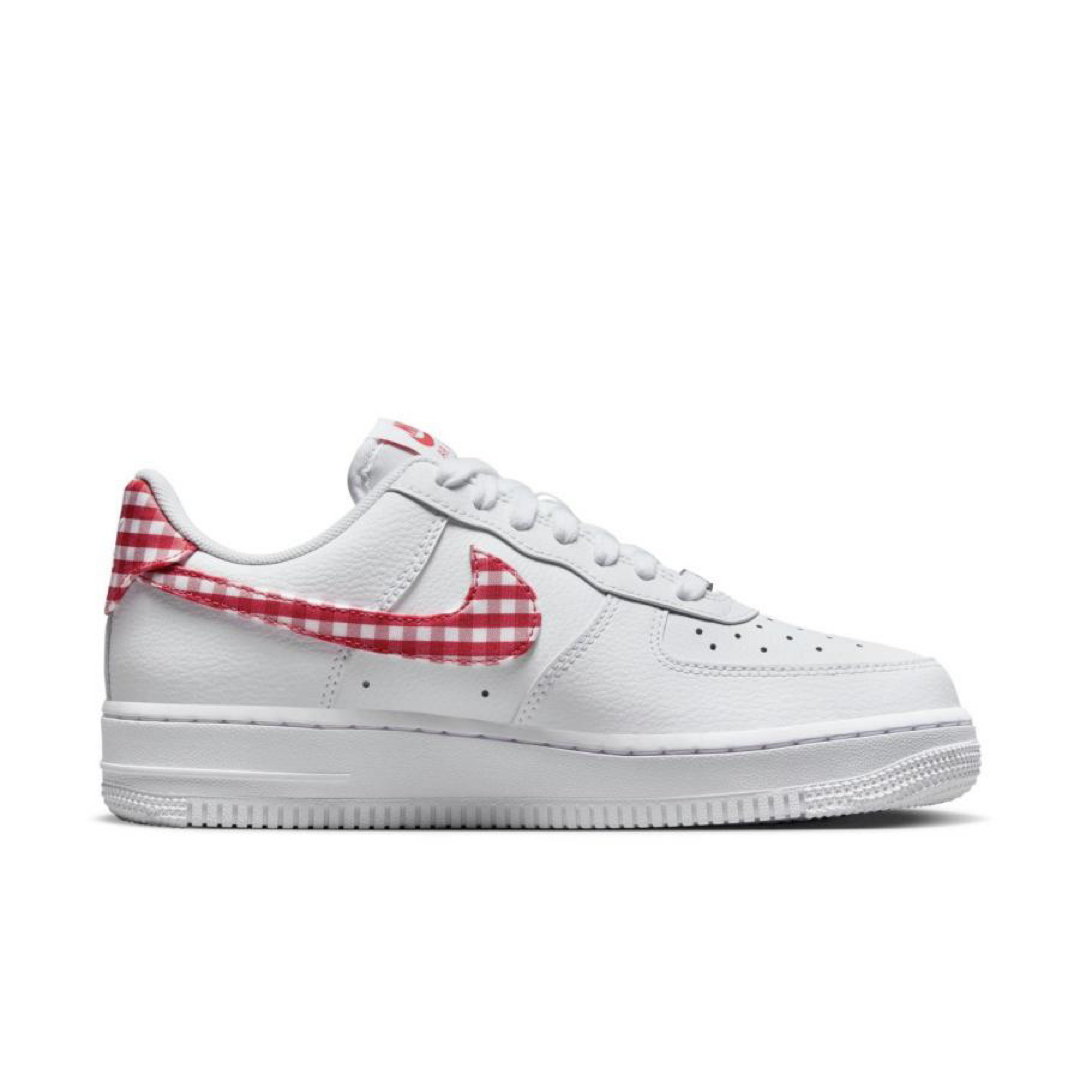 NIKE(ナイキ)のNIKE  AIR FORCE 1 ’07 ESS TREND  23cm 新品 レディースの靴/シューズ(スニーカー)の商品写真