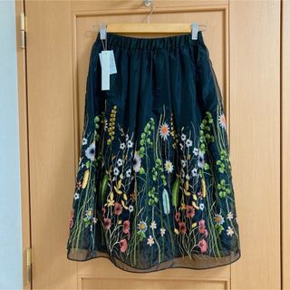 ディスコート(Discoat)の【超美品】　Discoat　花柄刺繍スカート　Ｍサイズ、KIDS160cm(ひざ丈スカート)