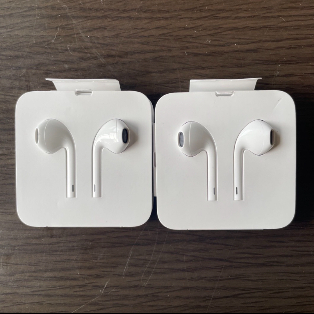 Apple(アップル)のApple アップル 純正 イヤホン EarPods Lightning 2個 スマホ/家電/カメラのオーディオ機器(ヘッドフォン/イヤフォン)の商品写真