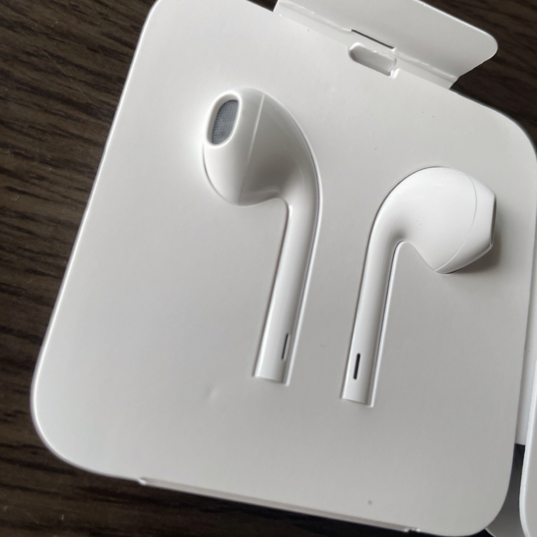 Apple(アップル)のApple アップル 純正 イヤホン EarPods Lightning 2個 スマホ/家電/カメラのオーディオ機器(ヘッドフォン/イヤフォン)の商品写真