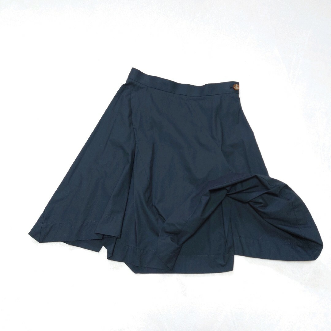 Vivienne Westwood(ヴィヴィアンウエストウッド)のヴィヴィアン　ひざ丈スカート　変形　アシンメトリー　フレア　オーブ　黒　日本製 レディースのスカート(ひざ丈スカート)の商品写真