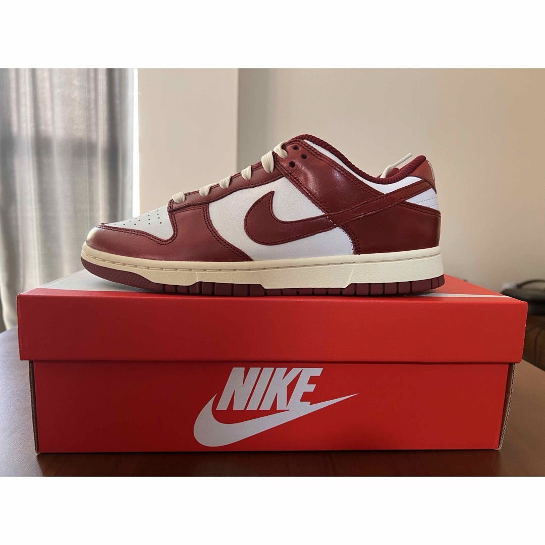 NIKE(ナイキ)のNike WMNS Dunk Low PRM Team Red レディースの靴/シューズ(スニーカー)の商品写真