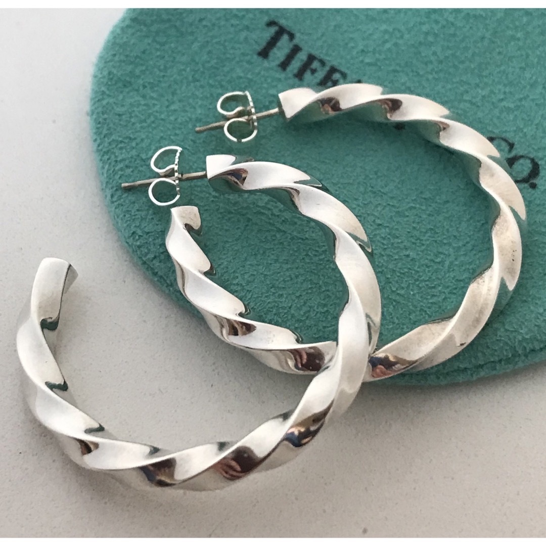 Tiffany ボリュームツイストエッジ フープ ピアス 希少 Tiffany ボリュームツイストエッジ フープ ピアス 希少