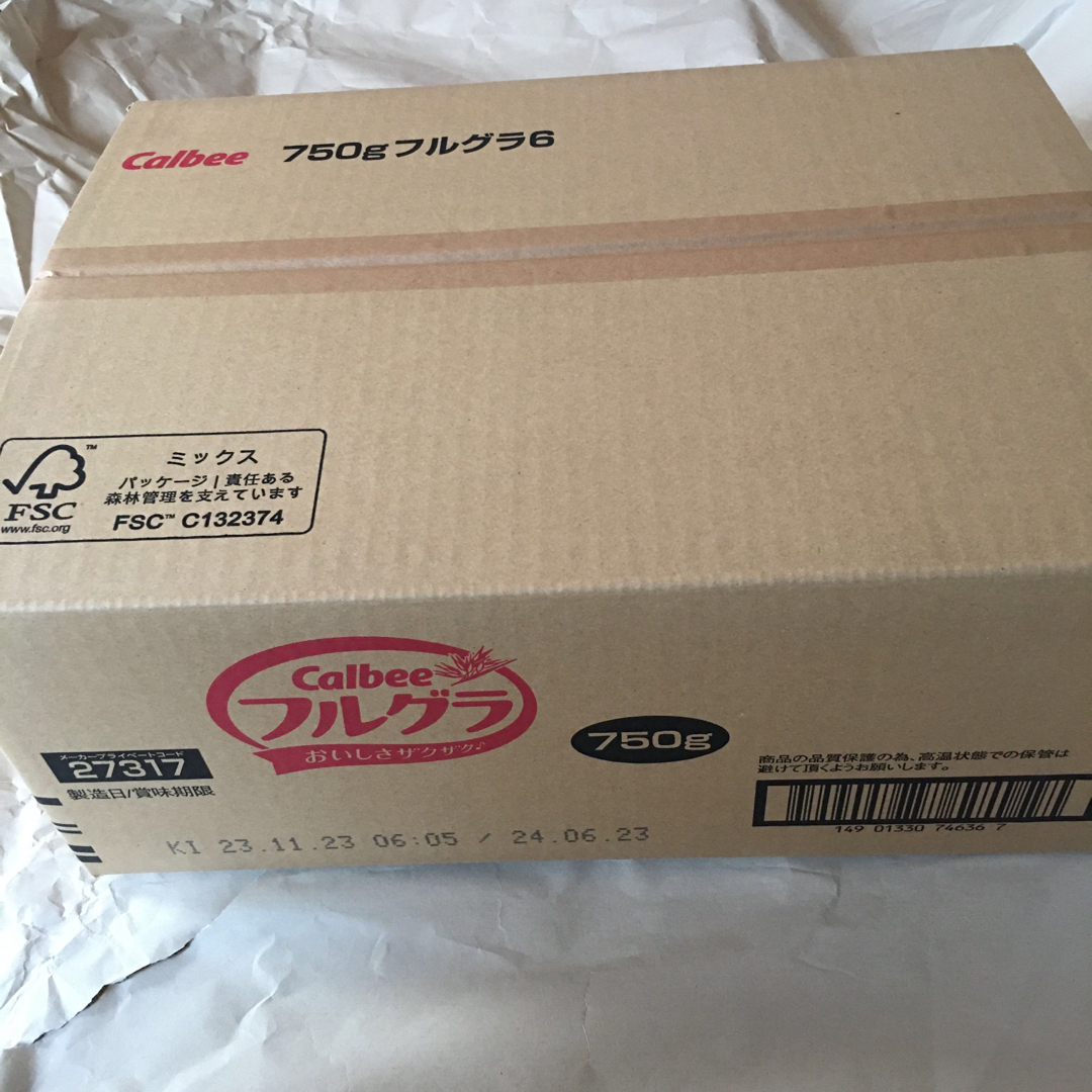 カルビー(カルビー)のカルビー フルグラ　750g 食品/飲料/酒の食品(その他)の商品写真