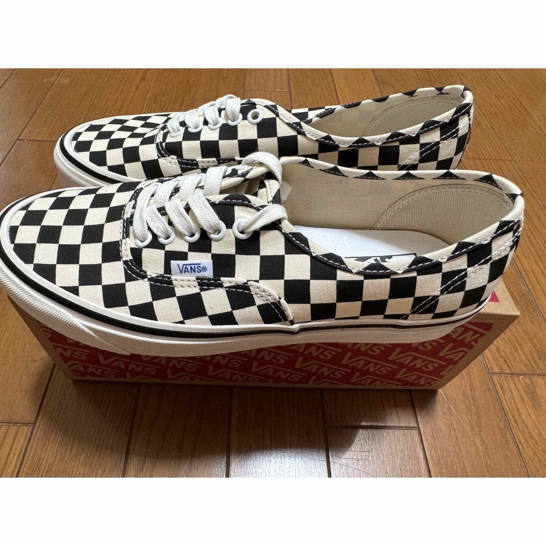 VANS(ヴァンズ)の【新品未使用】VANS authentic anaheim factory 27 メンズの靴/シューズ(スニーカー)の商品写真