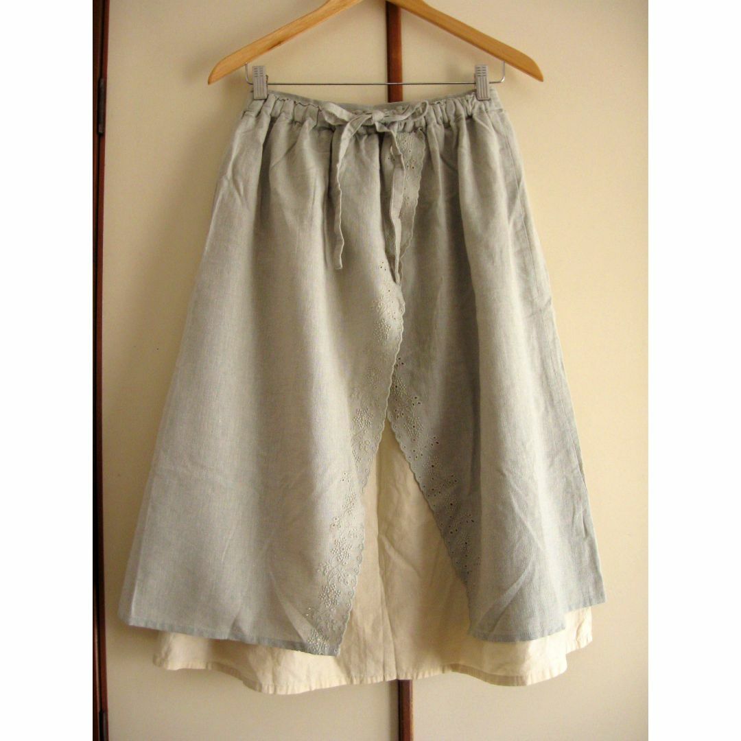 SM2(サマンサモスモス)のサマンサモスモス SM2 スカラップ刺繍エプロン風スカート Mサイズ ミント レディースのスカート(ひざ丈スカート)の商品写真