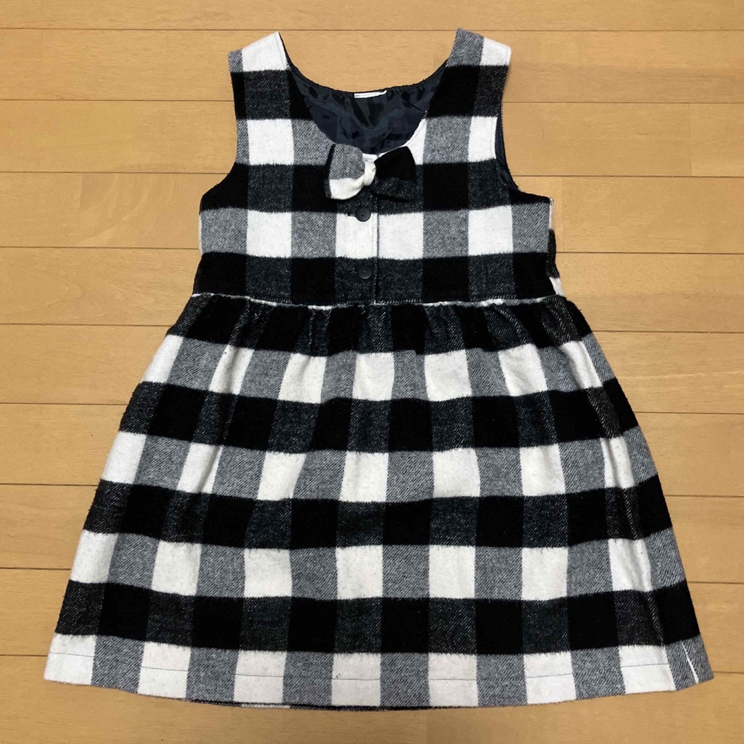 ジャンパースカート　ブラック×ホワイト　胸元リボン キッズ/ベビー/マタニティのキッズ服女の子用(90cm~)(スカート)の商品写真