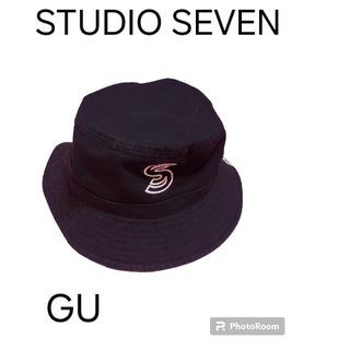 GU - STUDIO SEVENのバケットハット　GU