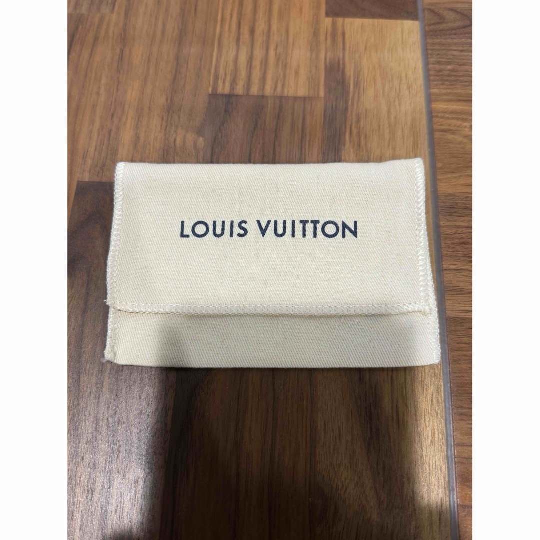 LOUIS VUITTON(ルイヴィトン)のヴィトン　キーケース　箱　紙袋　VUITTON レディースのバッグ(ショップ袋)の商品写真