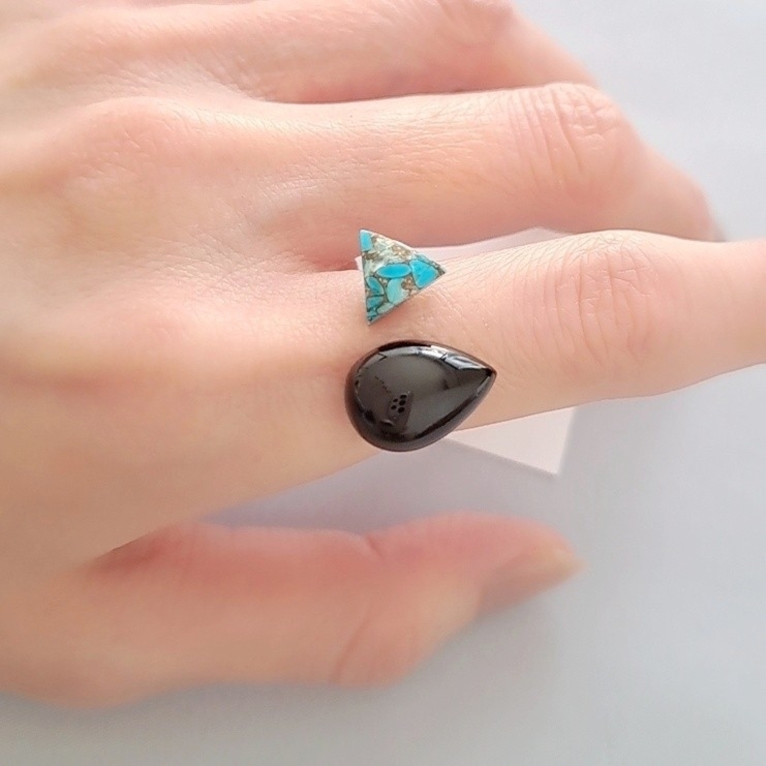【天然石リング】ブラックオニキス × ブルーコッパーターコイズ 指輪 レディースのアクセサリー(リング(指輪))の商品写真