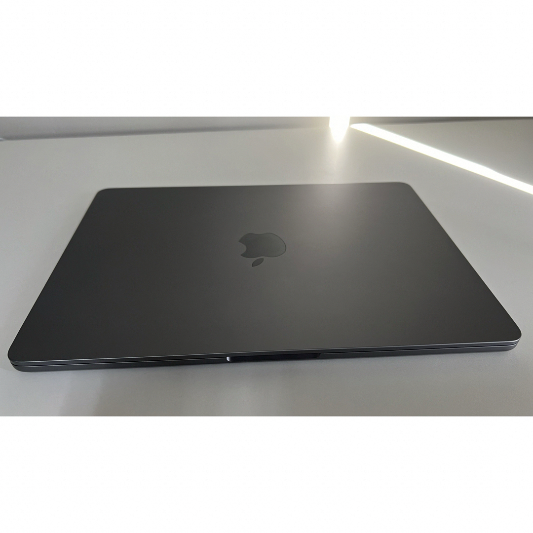 Mac (Apple)(マック)のAPPLE MacBook Air 13インチ M2チップ スマホ/家電/カメラのPC/タブレット(ノートPC)の商品写真
