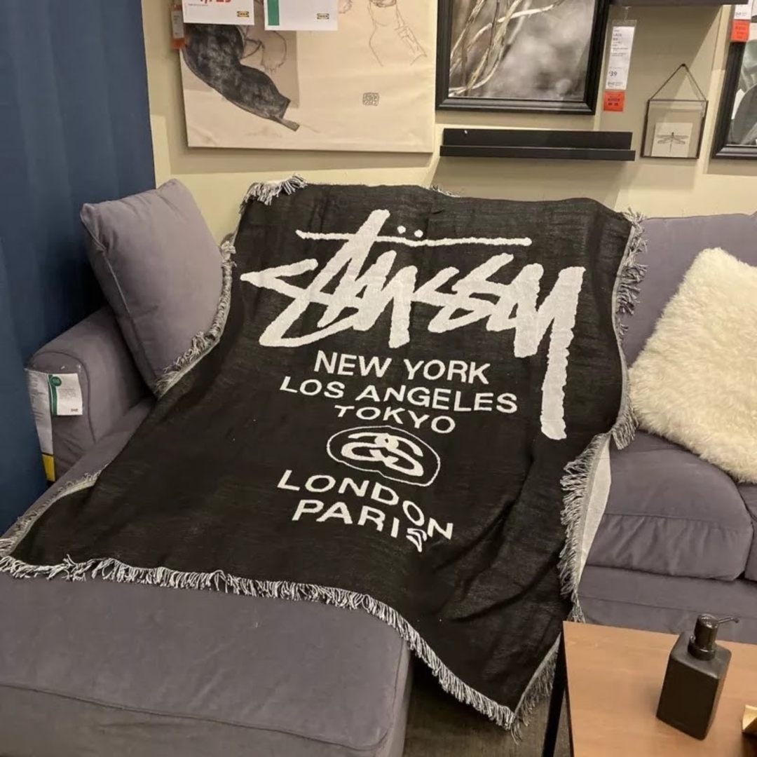 STUSSY(ステューシー)のstussy ステューシー　ソファーカバー　タペストリー インテリア/住まい/日用品のソファ/ソファベッド(ソファカバー)の商品写真