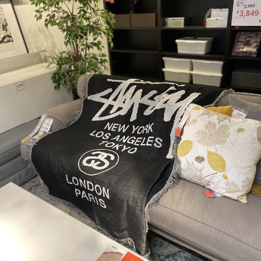 STUSSY(ステューシー)のstussy ステューシー　ソファーカバー　タペストリー インテリア/住まい/日用品のソファ/ソファベッド(ソファカバー)の商品写真