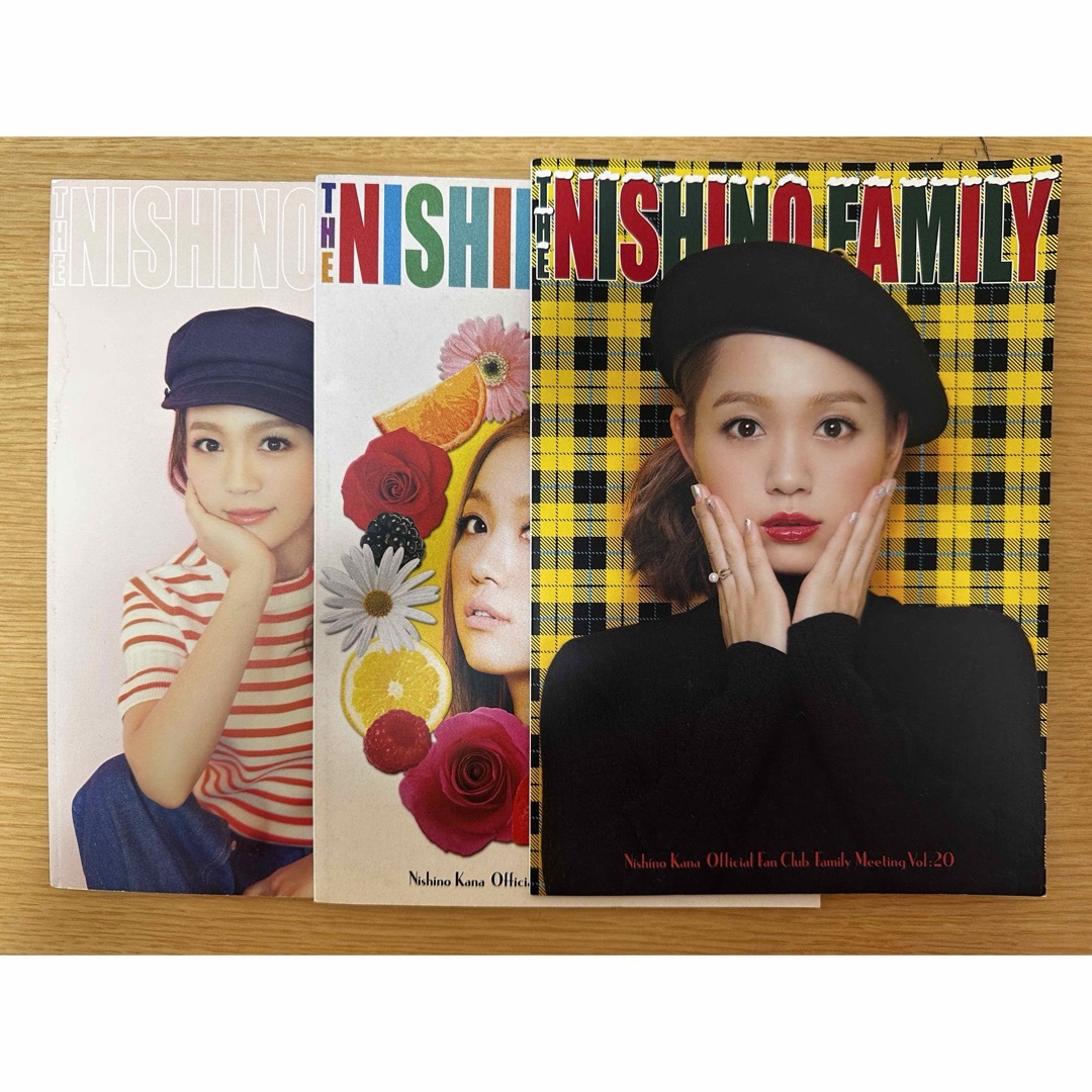 西野カナファンクラブ冊子18-20 エンタメ/ホビーのタレントグッズ(女性タレント)の商品写真