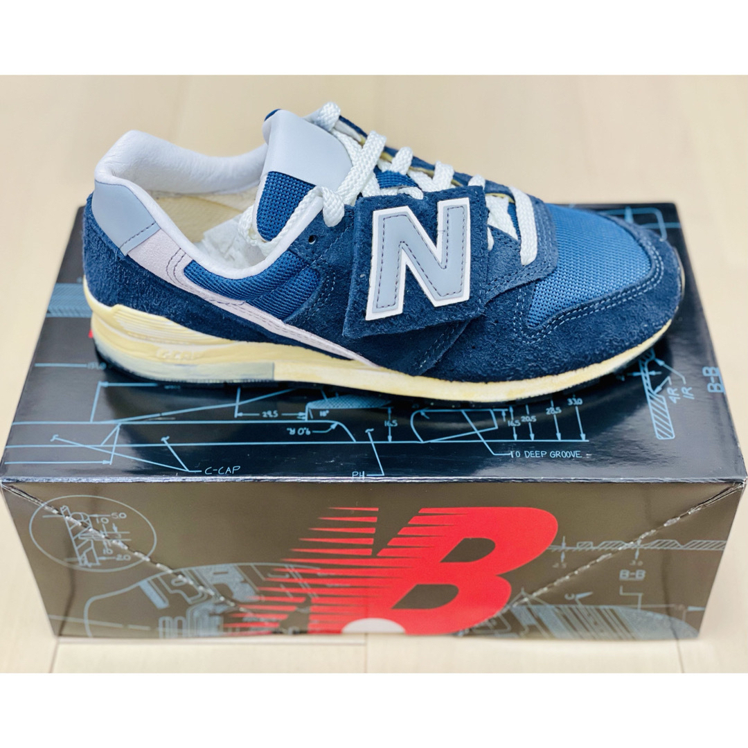 New Balance(ニューバランス)の【新品】ニューバランスNB 996 ネイビー 23.5cm☆35周年記念モデル☆ レディースの靴/シューズ(スニーカー)の商品写真