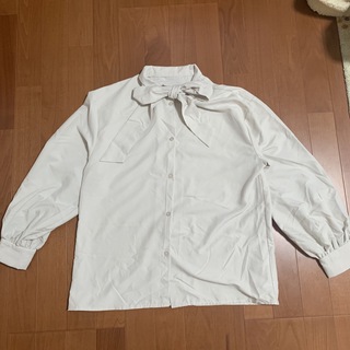 リボンシャツ　ボウタイシャツ(シャツ/ブラウス(長袖/七分))
