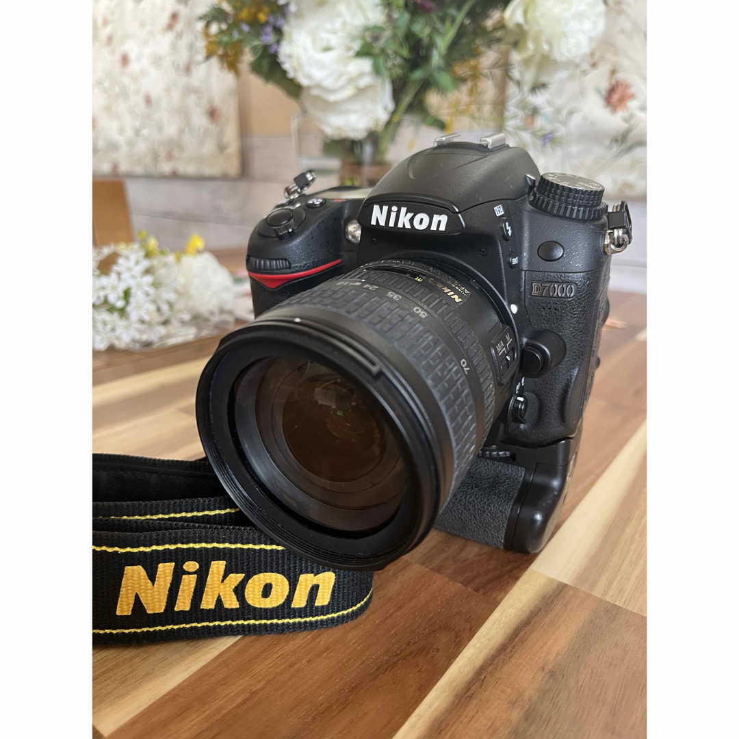 Nikon(ニコン)のNikon  D7000 本体+レンズ+バッテリーパック+その他セット スマホ/家電/カメラのカメラ(デジタル一眼)の商品写真