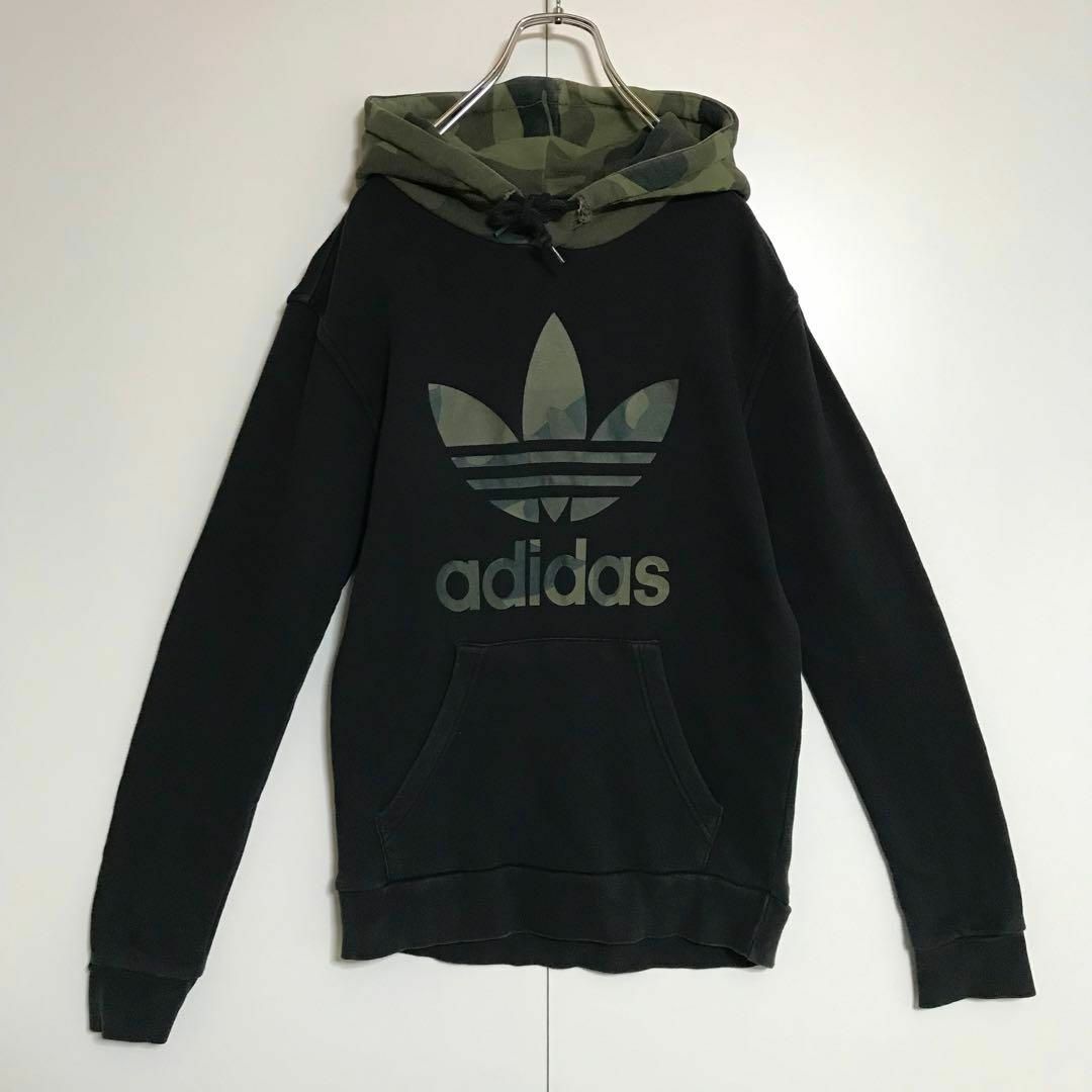 adidas(アディダス)の【カモフラ】アディダス　ビッグロゴ入りパーカー　小さいサイズ　A1005 メンズのトップス(パーカー)の商品写真