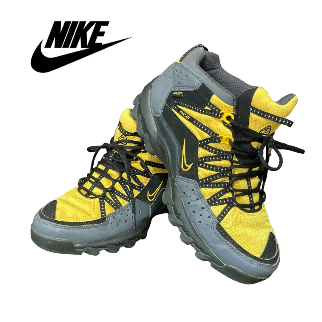 NIKE(ナイキ)の【美品】NIKE ACG ナイキ タカオ　MID-GTX トレッキング　登山靴 スポーツ/アウトドアのアウトドア(登山用品)の商品写真