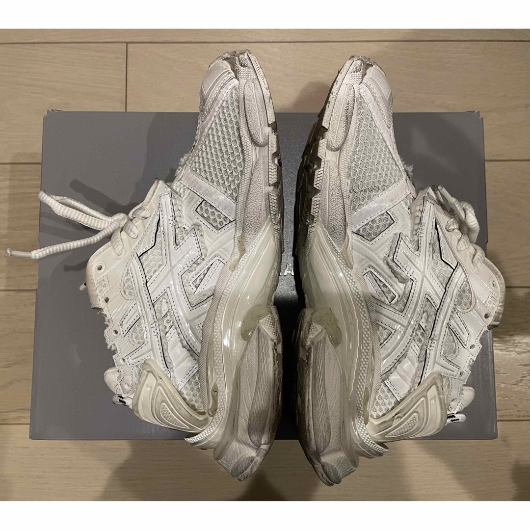 Balenciaga(バレンシアガ)のホワイト の ウィメンズ RUNNER スニーカー レディースの靴/シューズ(スニーカー)の商品写真