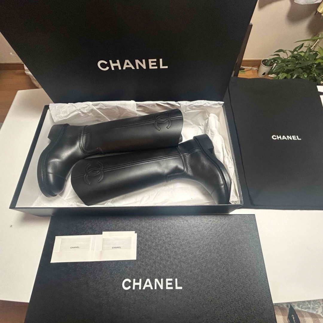 CHANEL(シャネル)のCHANEL シャネル　ロングブーツ　ハイブーツ　ブラック レディースの靴/シューズ(ブーツ)の商品写真