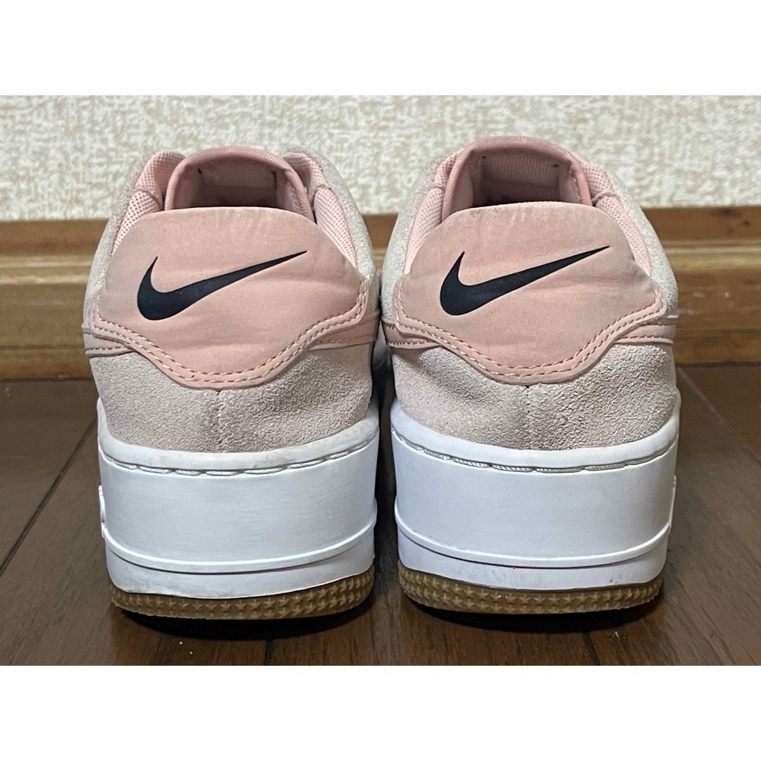 NIKE(ナイキ)のNIKE WMNS AIR FORCE 1 SAGE LOW 23.0cm レディースの靴/シューズ(スニーカー)の商品写真