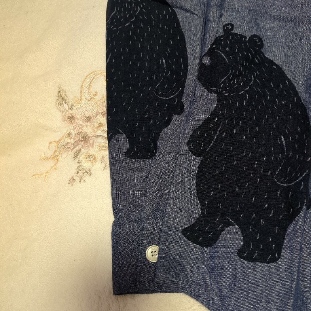 Ne-net(ネネット)のNe-net シャンブレー、デニム可愛いクマ柄のシャツ レディースのトップス(シャツ/ブラウス(長袖/七分))の商品写真
